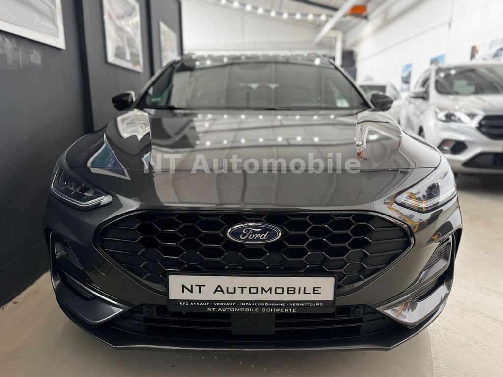 نمای دیگر فورد فوکوس تورنیر ST-Line استایل هیبرید EcoBoost LED