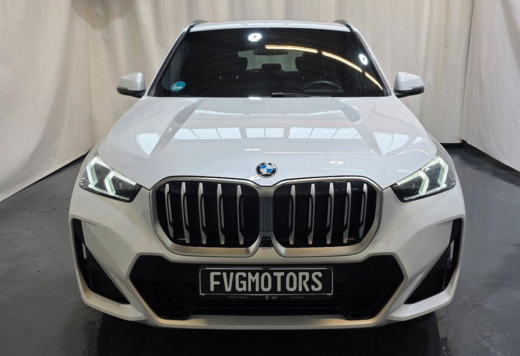 نمای دیگر بی ام و X1 20 d xDrive M Sport دوربین 360