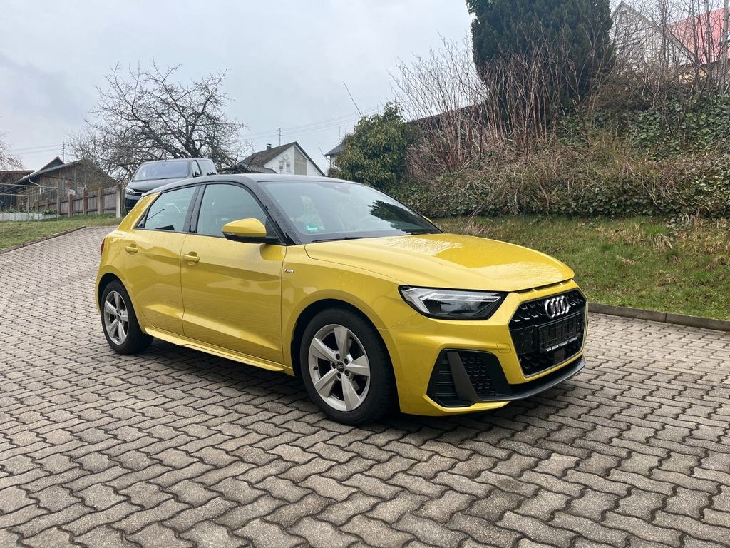 آئودی A1 اسپورت بک 30 TFSI S line - ناوی - LED