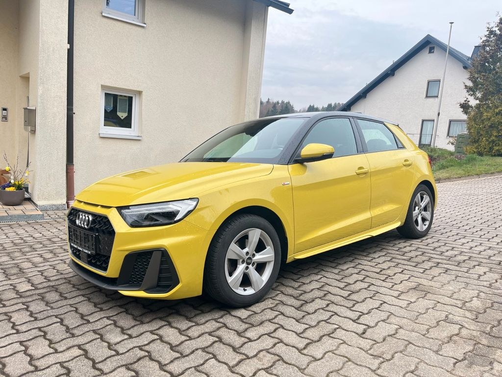 نمای دیگر آئودی A1 اسپورت بک 30 TFSI S line - ناوی - LED