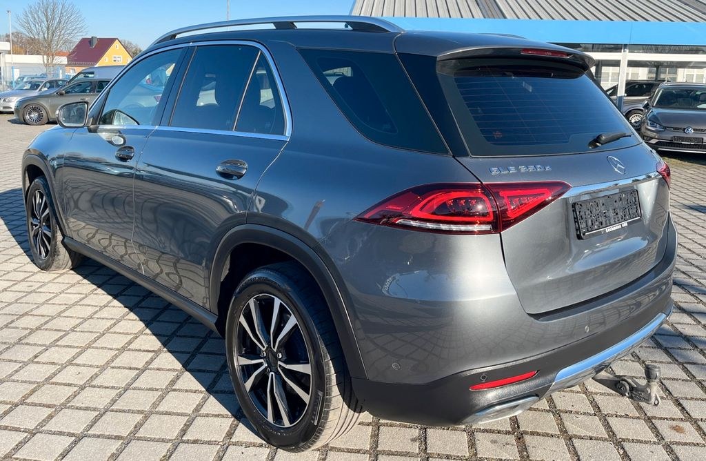 نمای دیگر مرسدس بنز GLE 350d 4Matic Multi-LED|DAB|AHK|Pano|Distr.