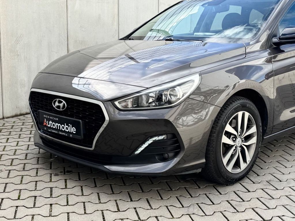 نمای دیگر هیوندای i30cw YES!Automatik/CarPlay/Lenkradhzg/Spur/AHK