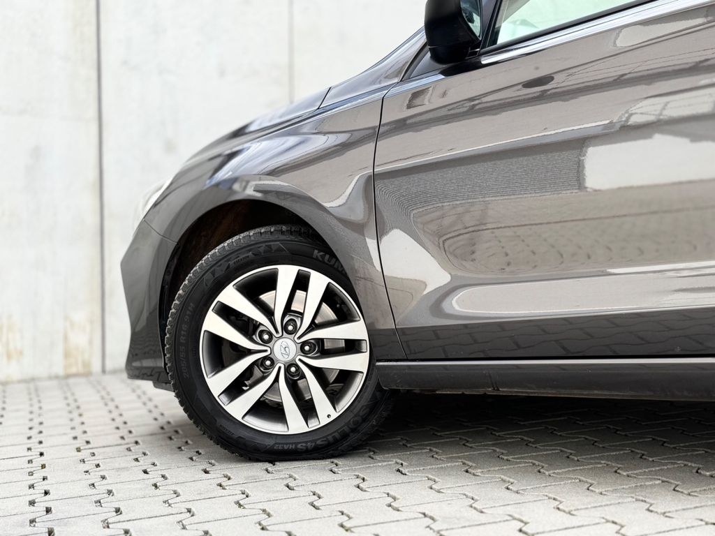 نمای دیگر هیوندای i30cw YES!Automatik/CarPlay/Lenkradhzg/Spur/AHK