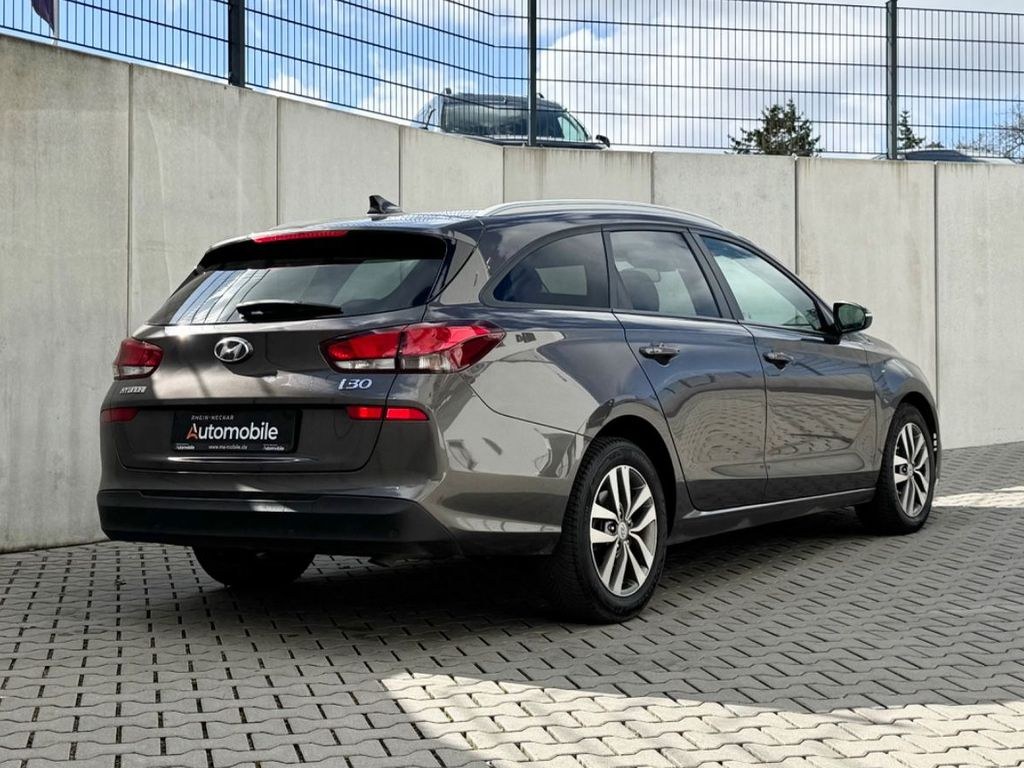 نمای دیگر هیوندای i30cw YES!Automatik/CarPlay/Lenkradhzg/Spur/AHK