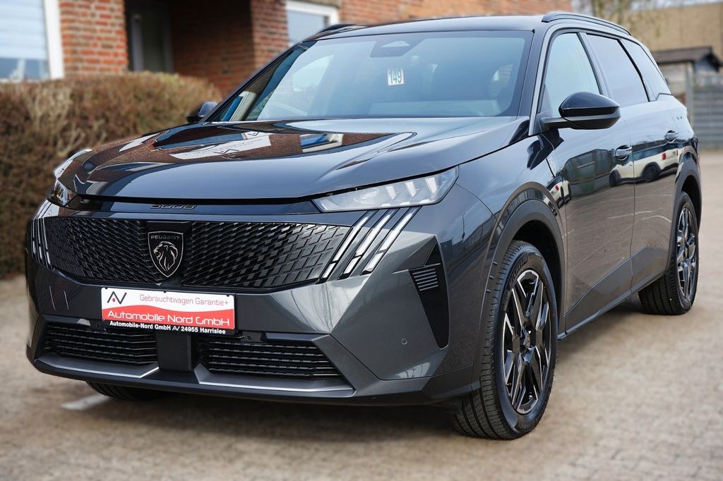 نمای دیگر پژو 5008 145 GT*7 صندلی*دوربین*