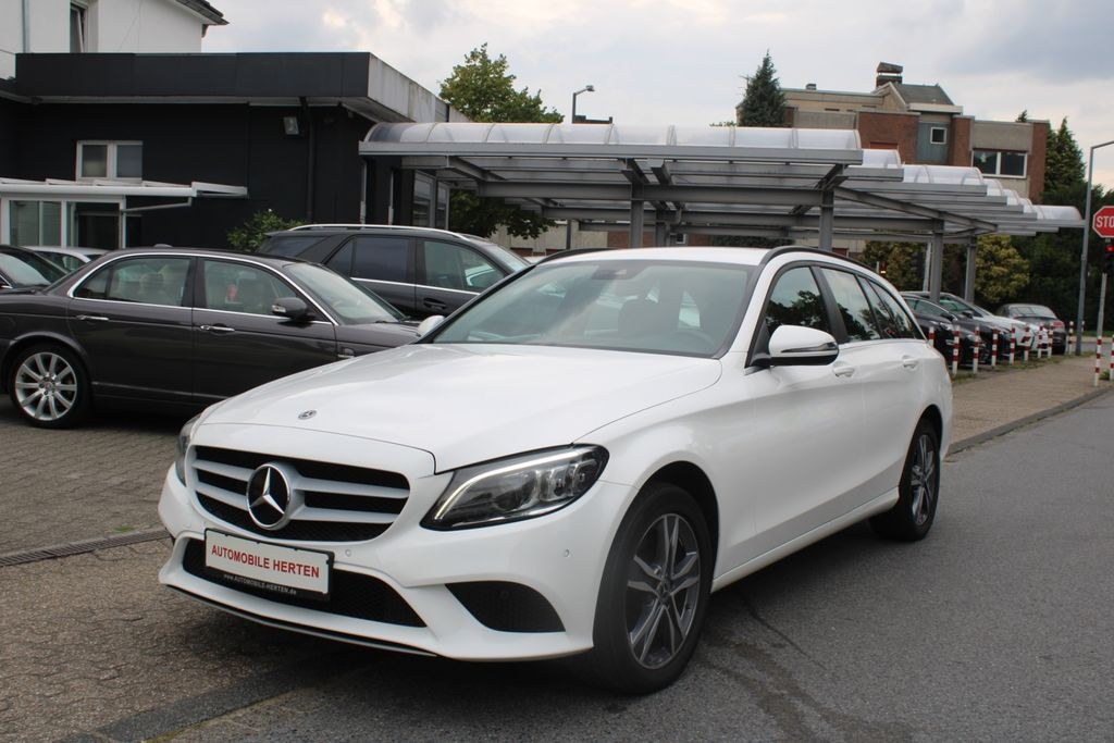 مرسدس بنز C 220 d 4Matic*استیشن*فیس‌لیفت*ناوبری*ILS*عالی!