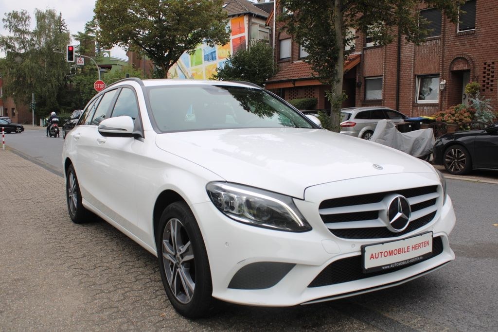 نمای دیگر مرسدس بنز C 220 d 4Matic*استیشن*فیس‌لیفت*ناوبری*ILS*عالی!
