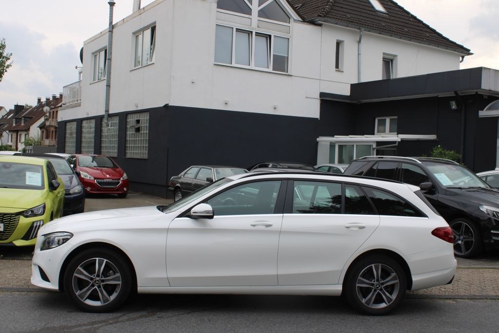 نمای دیگر مرسدس بنز C 220 d 4Matic*استیشن*فیس‌لیفت*ناوبری*ILS*عالی!