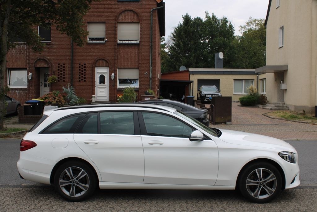 نمای دیگر مرسدس بنز C 220 d 4Matic*استیشن*فیس‌لیفت*ناوبری*ILS*عالی!