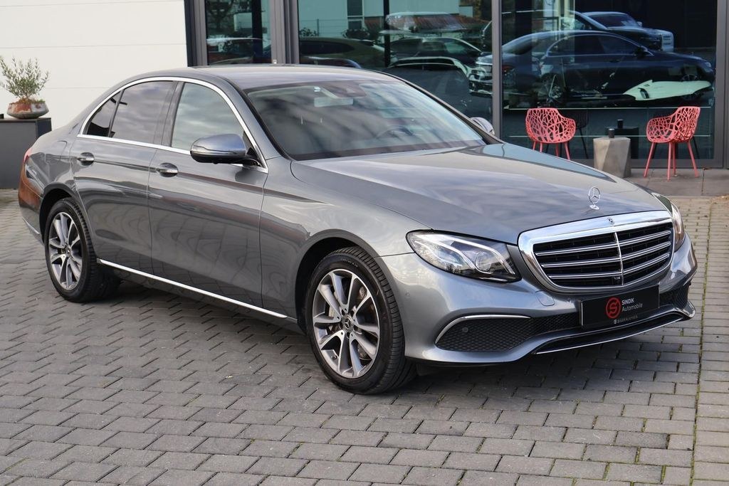 نمای دیگر مرسدس بنز E 400 d 4M آوانگارد اکسکلوزیو گرمکن-وایداسکرین