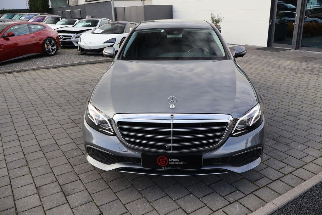 نمای دیگر مرسدس بنز E 400 d 4M آوانگارد اکسکلوزیو گرمکن-وایداسکرین