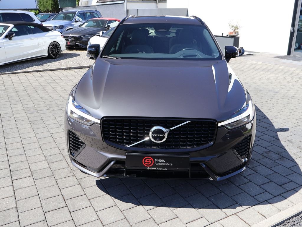 نمای دیگر ولوو XC60 T8 AWD R دیزاین هیبرید پانوراما-AHK-بلک پکیج.