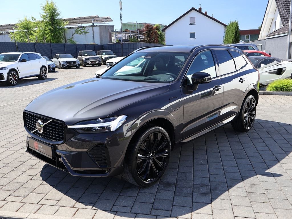 نمای دیگر ولوو XC60 T8 AWD R دیزاین هیبرید پانوراما-AHK-بلک پکیج.