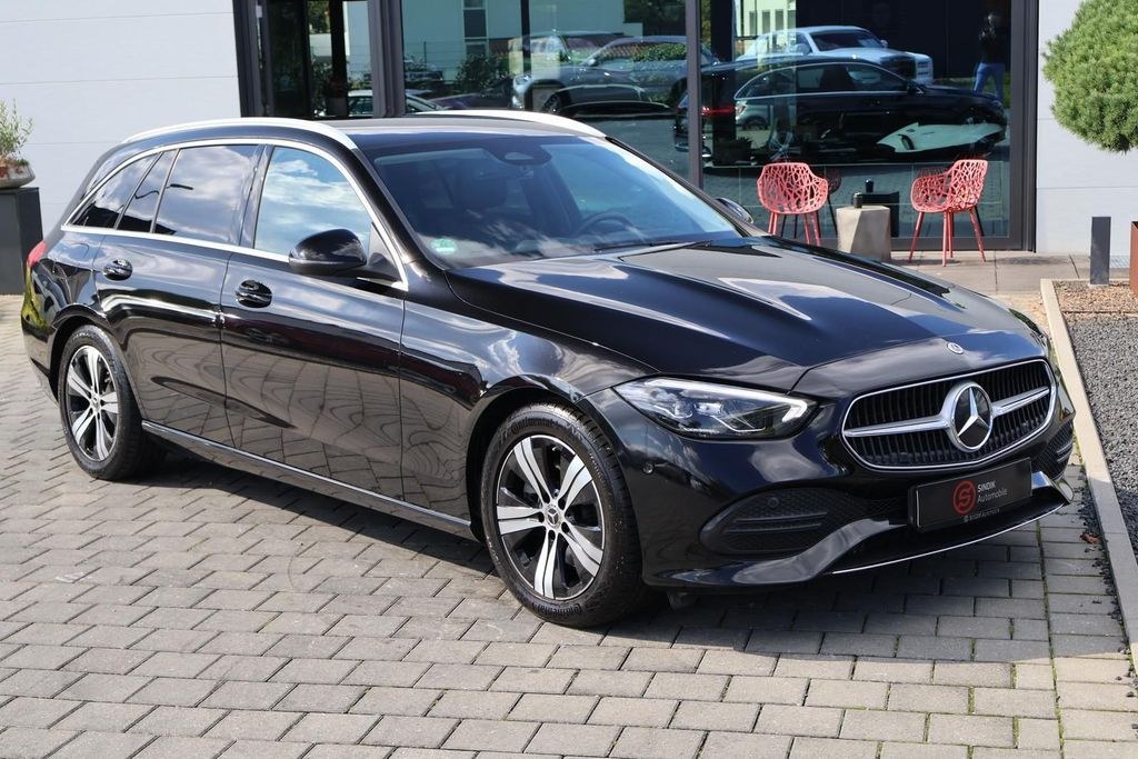 نمای دیگر مرسدس بنز C 200 T آوانگارد فیس لیفت قلاب یدک-دوربین-ناوی-LED