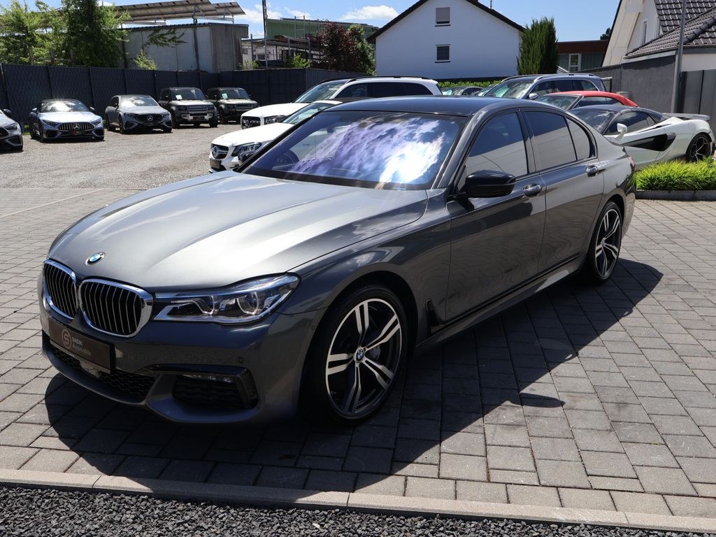 نمای دیگر بی ام و 750 d xDrive M اسپورت-ماساژ-فرمان انتگرال-LED