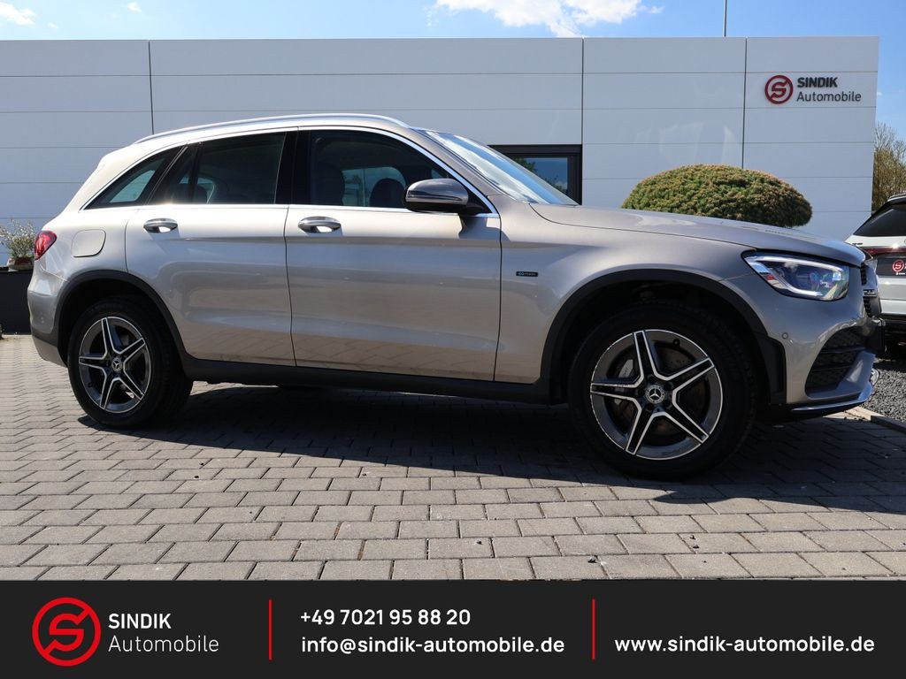 مرسدس بنز GLC 300 de 4M AMG کی لس گو-دیسترونیک-دوربین
