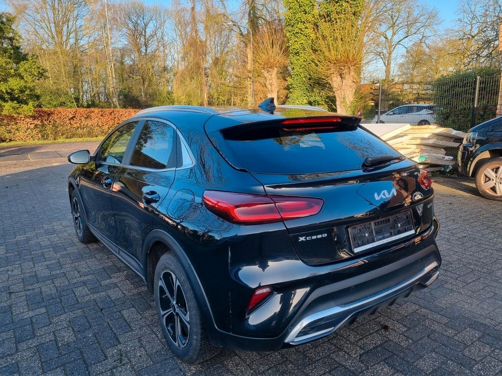 نمای دیگر کیا ایکس-سید 1.6 GDi PHEV داینامیک لاین پلاگین هیبرید