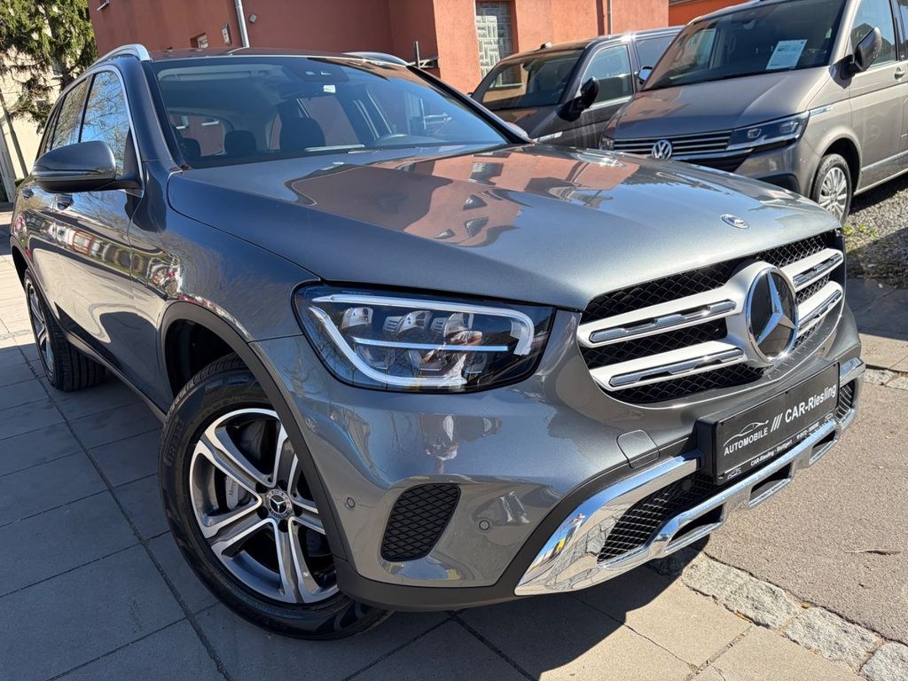 نمای دیگر مرسدس بنز GLC 300 de 4Matic/دوربین/DAB/I HAND