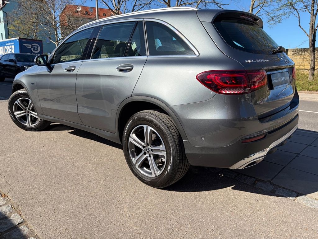 نمای دیگر مرسدس بنز GLC 300 de 4Matic/دوربین/DAB/I HAND