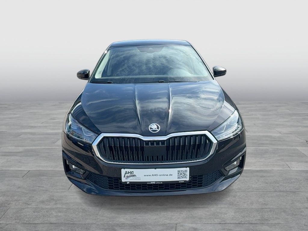 نمای دیگر اشکودا فابیا 1.5 TSI DSG سلکشن تور LED ناوبری دوربین