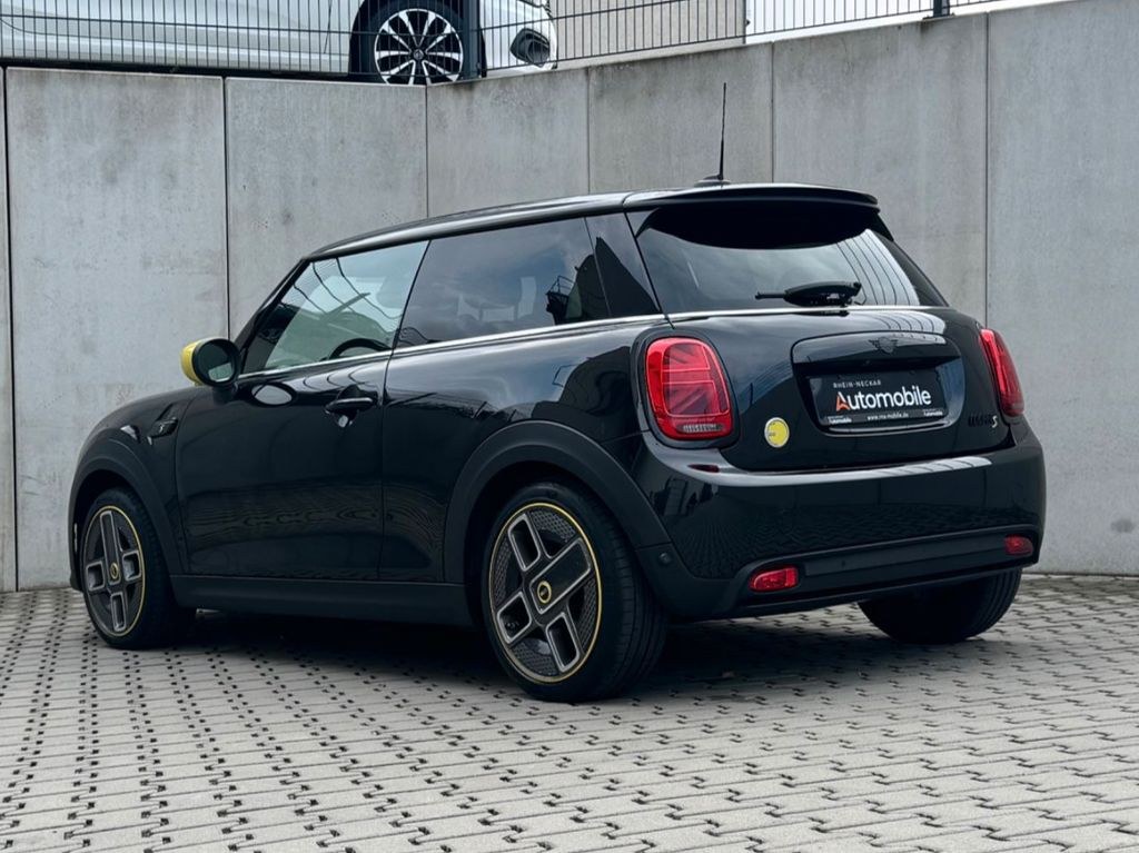 نمای دیگر MINI COOPER SE E-Trim/LED/Premium+/Leder/Navi/1Hand