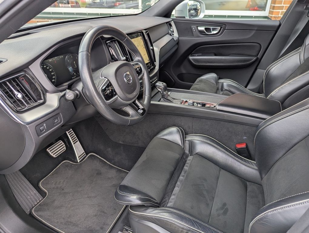 نمای دیگر ولوو XC60 AWD R-دیزاین چرم مموری کمک خط نقطه کور HUD ACC