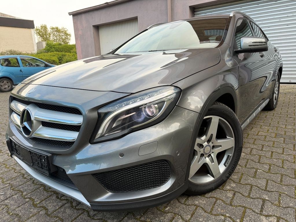 نمای دیگر مرسدس بنز GLA 200-فقط 93 TKM-AMG-AHK-دوربین