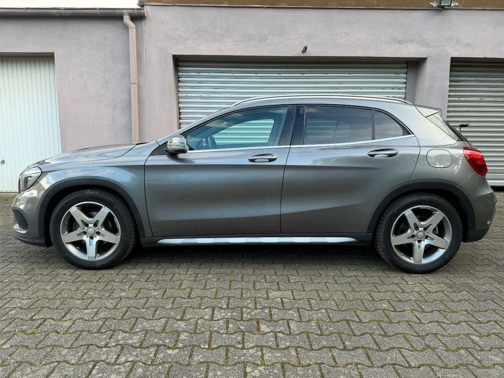 نمای دیگر مرسدس بنز GLA 200-فقط 93 TKM-AMG-AHK-دوربین