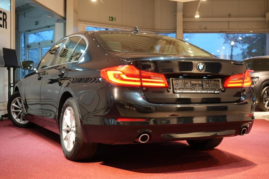 نمای دیگر بی ام و 520d *LED*ناوی*کلیما*SHZ*