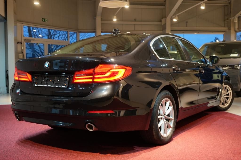 نمای دیگر بی ام و 520d *LED*ناوی*کلیما*SHZ*
