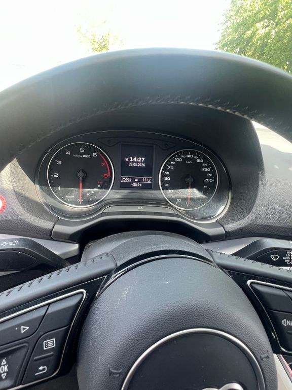 نمای دیگر آئودی Q2 35 TFSI اسپرت