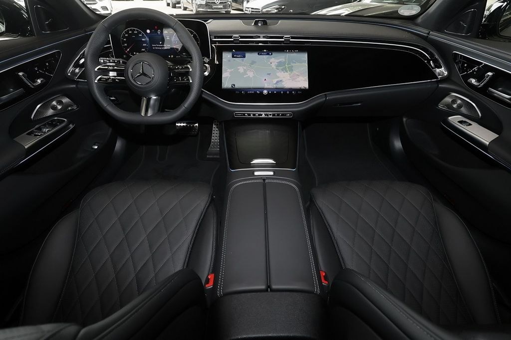 نمای دیگر مرسدس بنز E 450 d 4M T AMG MBUX+360°+DIG-LED+پانوراما+قلاب یدککش+نایت