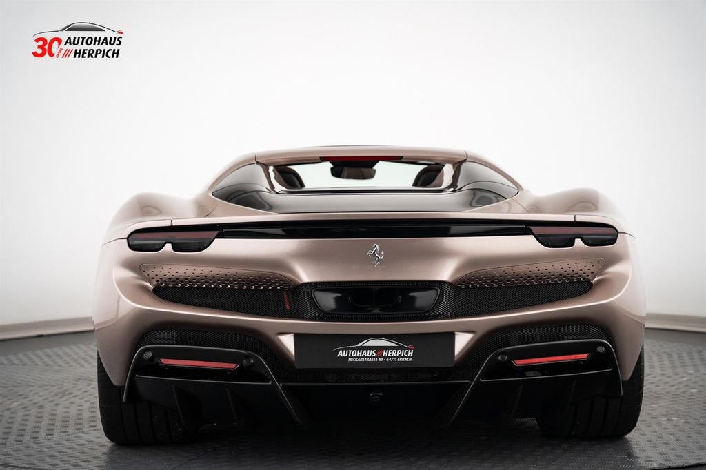 نمای دیگر Ferrari 296 GTS Lift Carbon SPECIAL COLOURS BRONZO SETA
