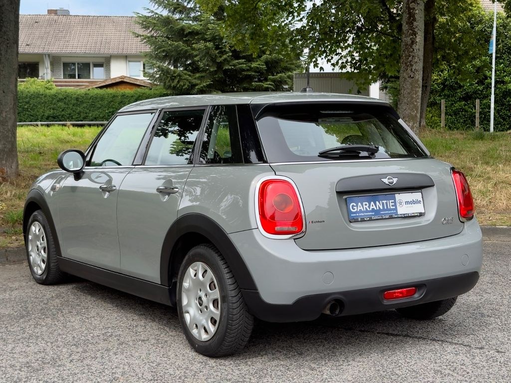 نمای دیگر مینی وان فرست 5 در