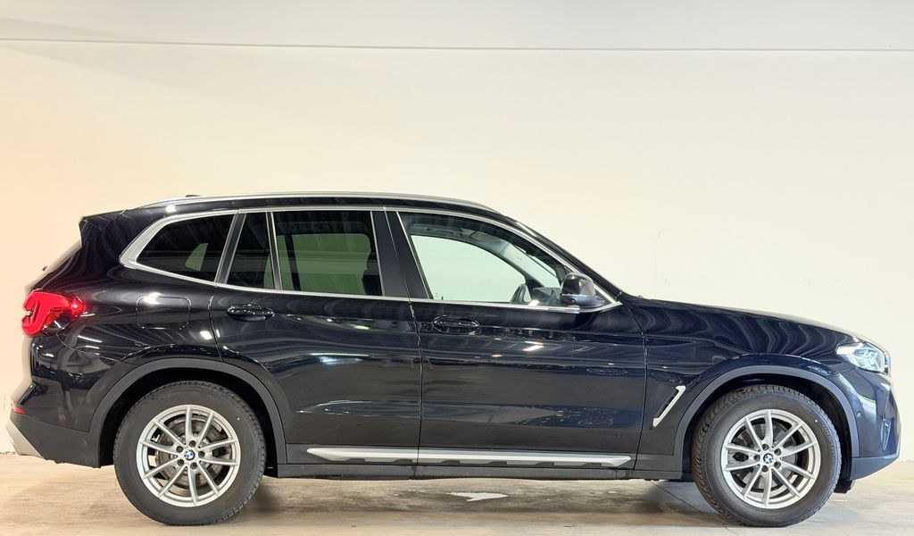 نمای دیگر بی ام و X3 xDrive 20 d فیس لیفت