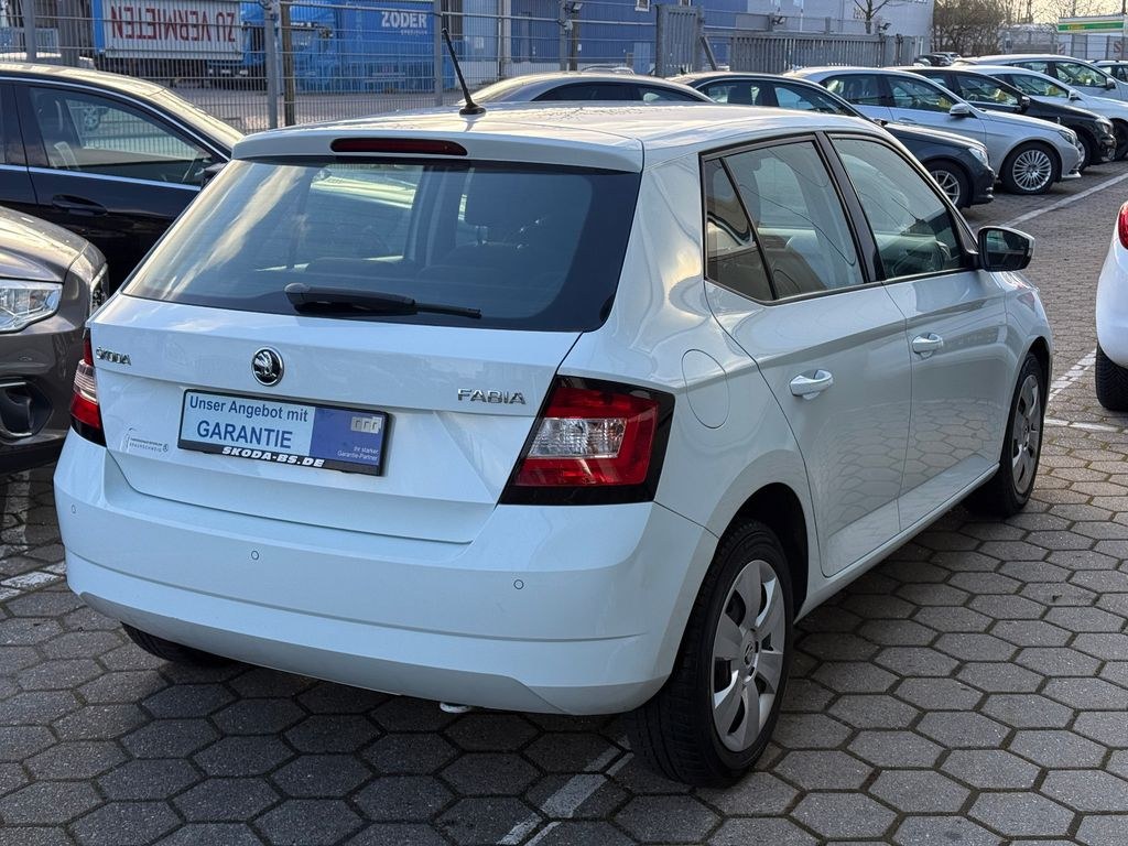 نمای دیگر اشکودا فابیا 1.0l MPI 44kW کول ادیشن