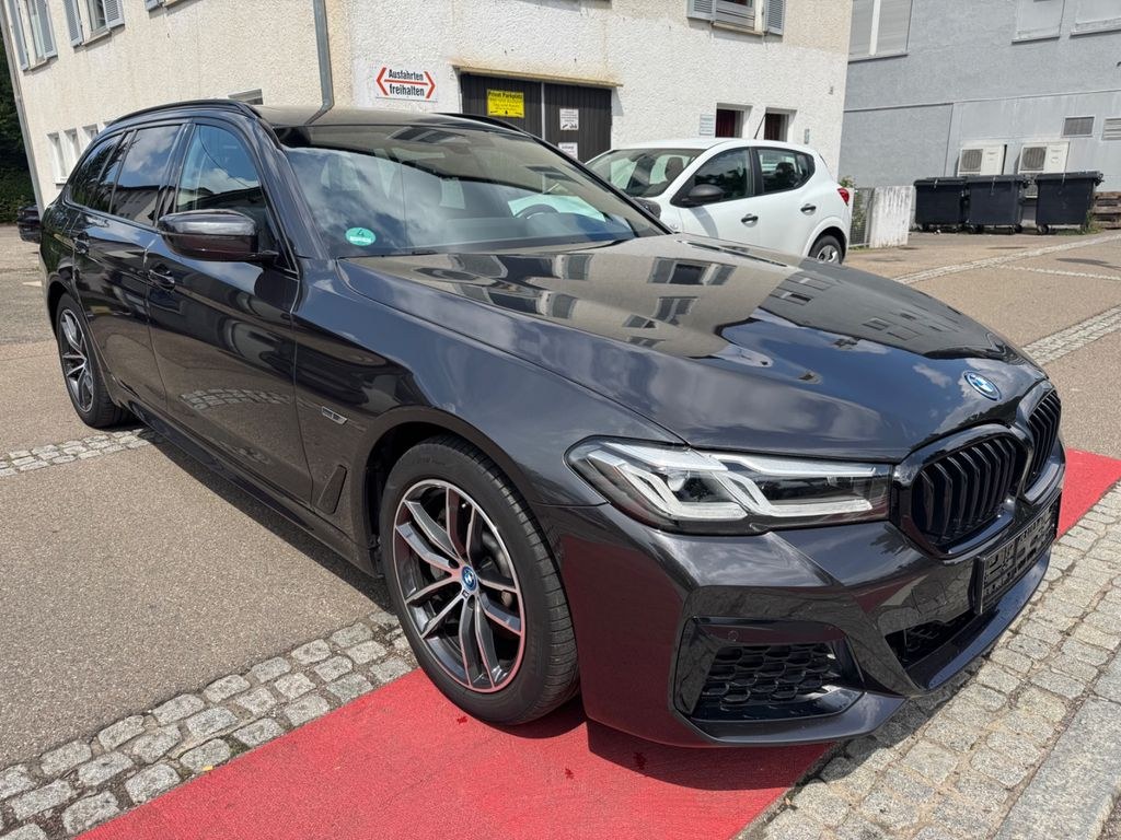 نمای دیگر بی ام و 530 e تورینگ xDrive ام اسپورت/LED/پانو/HUD