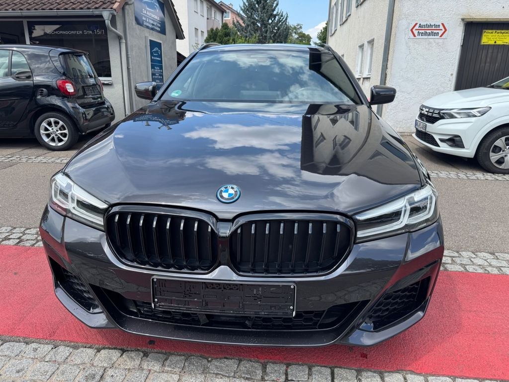 نمای دیگر بی ام و 530 e تورینگ xDrive ام اسپورت/LED/پانو/HUD