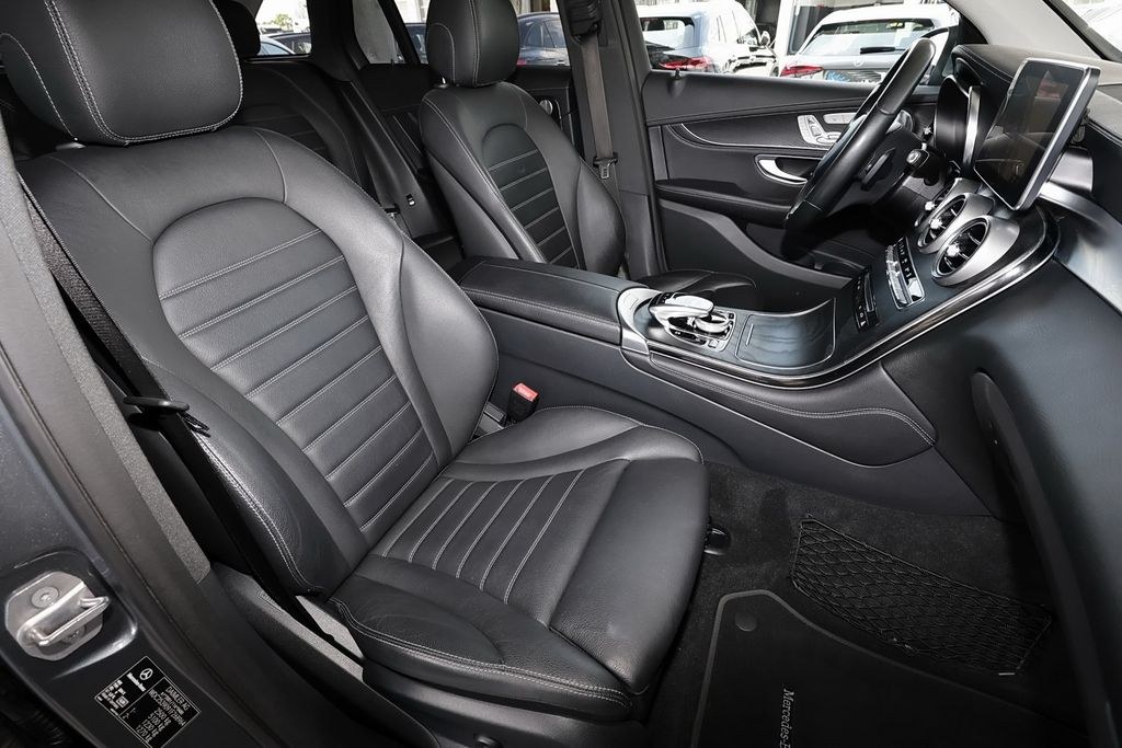 نمای دیگر مرسدس بنز GLC 250 d 4M AMG پانوراما+360°+حافظه+هایفای+دیسترونیک