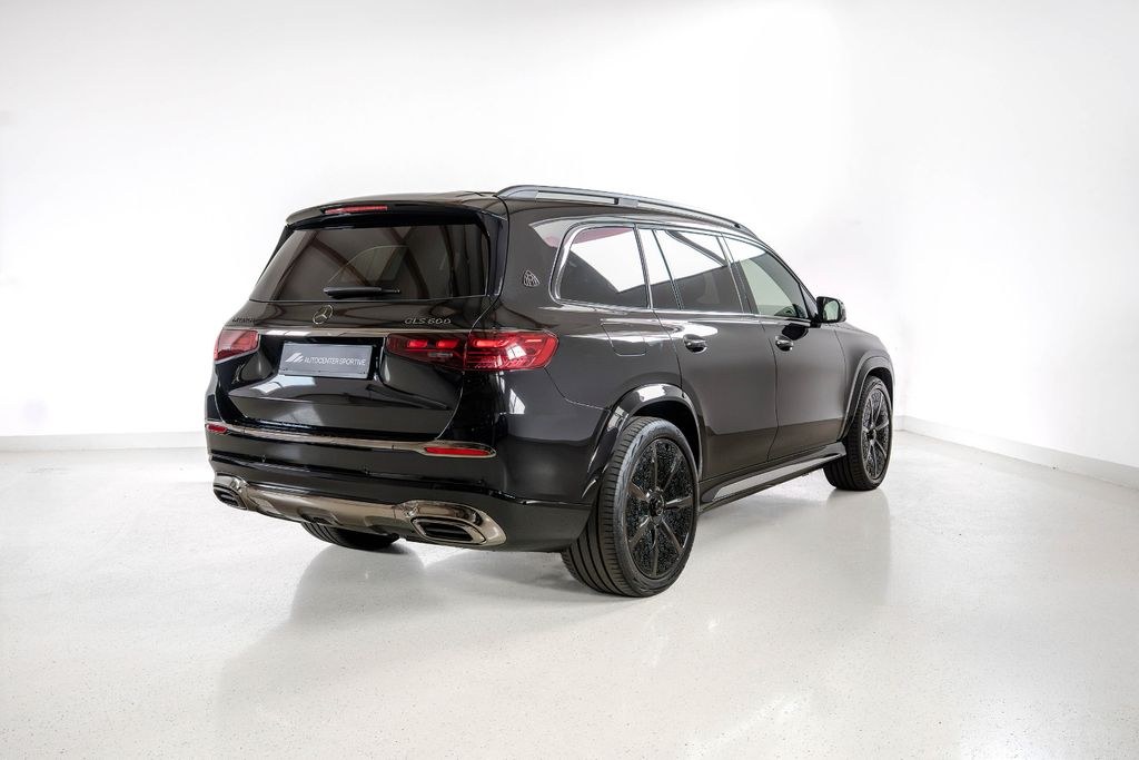 نمای دیگر مرسدس بنز GLS 600 مایباخ نایت سریز