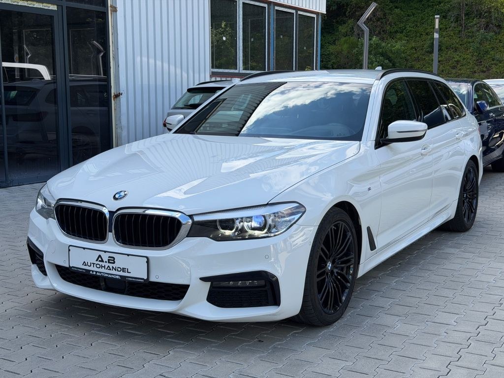 بی ام و 5 تورینگ 540 d xDrive M اسپورت / HeadUp / RCAM / LED
