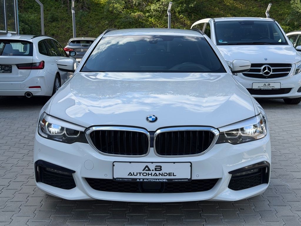 نمای دیگر بی ام و 5 تورینگ 540 d xDrive M اسپورت / HeadUp / RCAM / LED