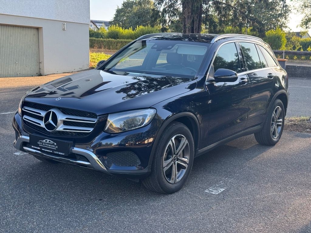 نمای دیگر مرسدس بنز GLC 350 d 4Matic *اتوماتیک، پکیج آفرود، HUD*