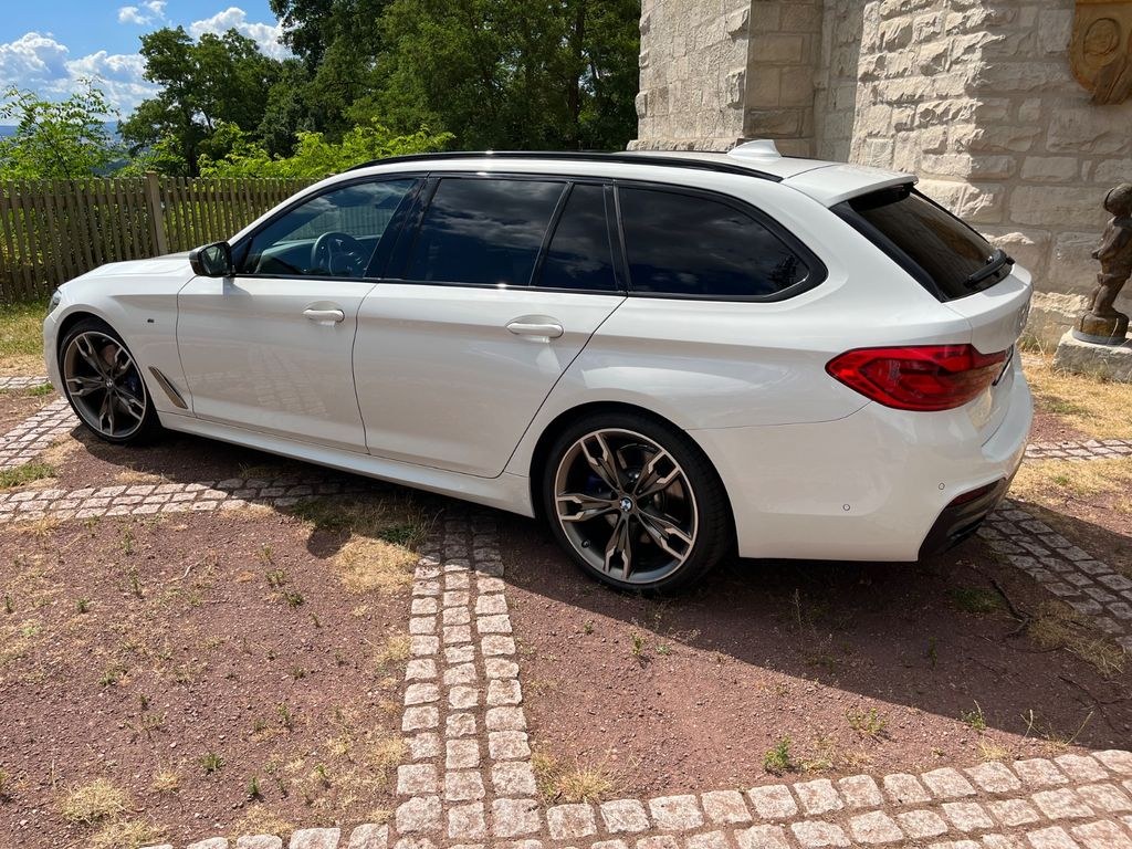 نمای دیگر بی ام و M550d xDrive ایندیویژوال، لیزر، نایتویژن، 20`TV
