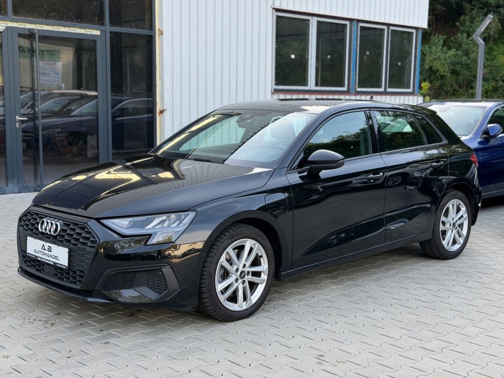 نمای دیگر آئودی A3 اسپورت بک 40 TFSI e ACC / LED / Virtual