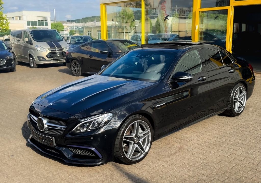 نمای دیگر مرسدس بنز C 63 AMG/PANO/DISTR/BURMESTER/360°/NIGHTPAKET/