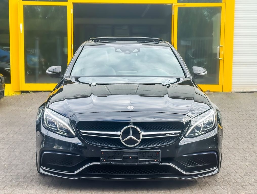 نمای دیگر مرسدس بنز C 63 AMG/PANO/DISTR/BURMESTER/360°/NIGHTPAKET/