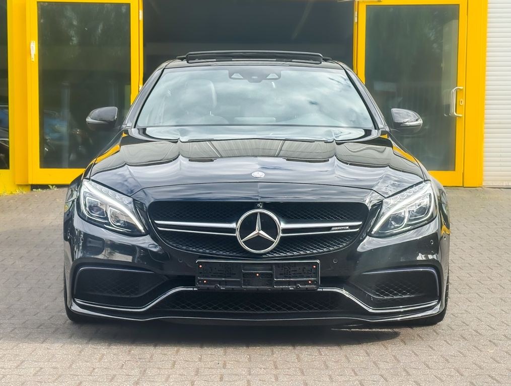 نمای دیگر مرسدس بنز C 63 AMG/PANO/DISTR/BURMESTER/360°/NIGHTPAKET/