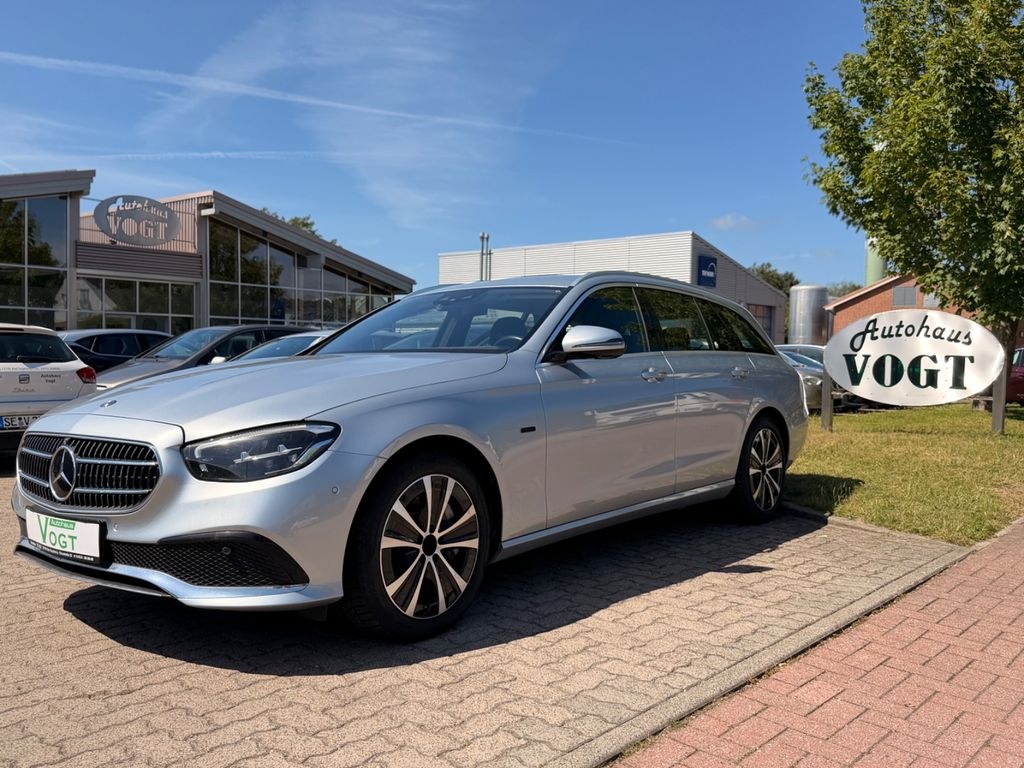 مرسدس بنز E 300 E T-Modell AHK/KAMERA/SHZ/TEMP