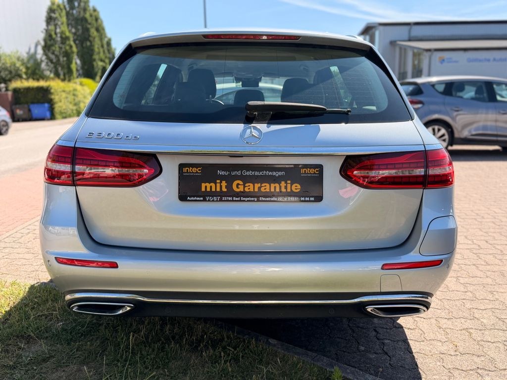 نمای دیگر مرسدس بنز E 300 E T-Modell AHK/KAMERA/SHZ/TEMP